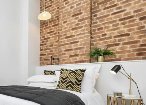 intérieur avec mur en brique