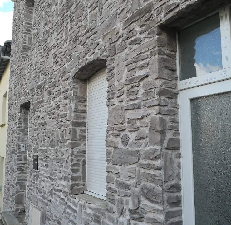 De la pierre en façade
