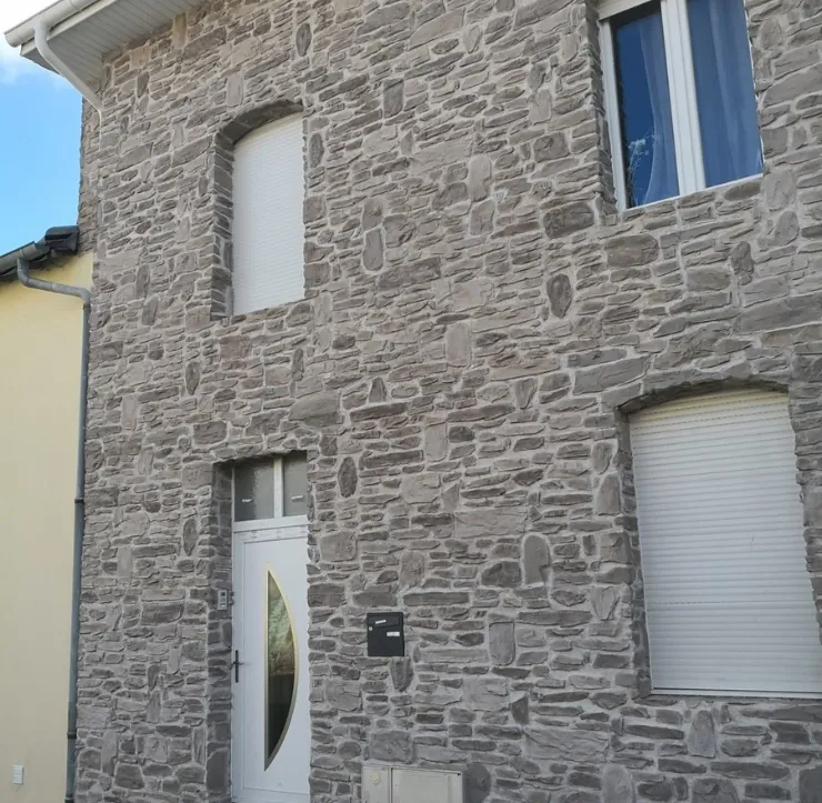 De la pierre en façade