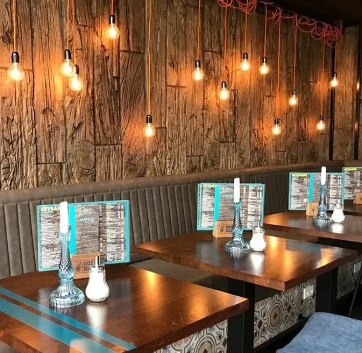 Mur d'accent en bois vertical Mur d'accent en bois vertical