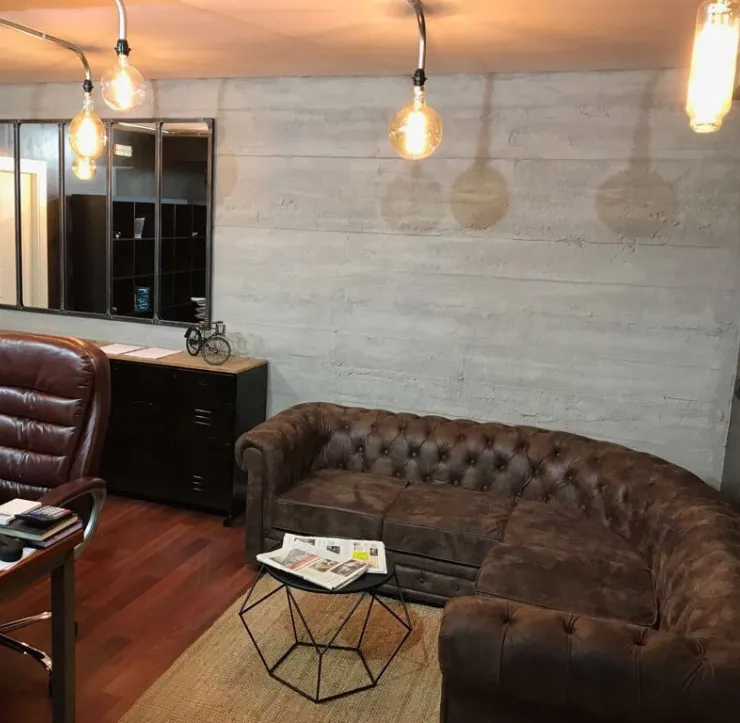Un look industriel pour les bureaux de ce concessionnaire
